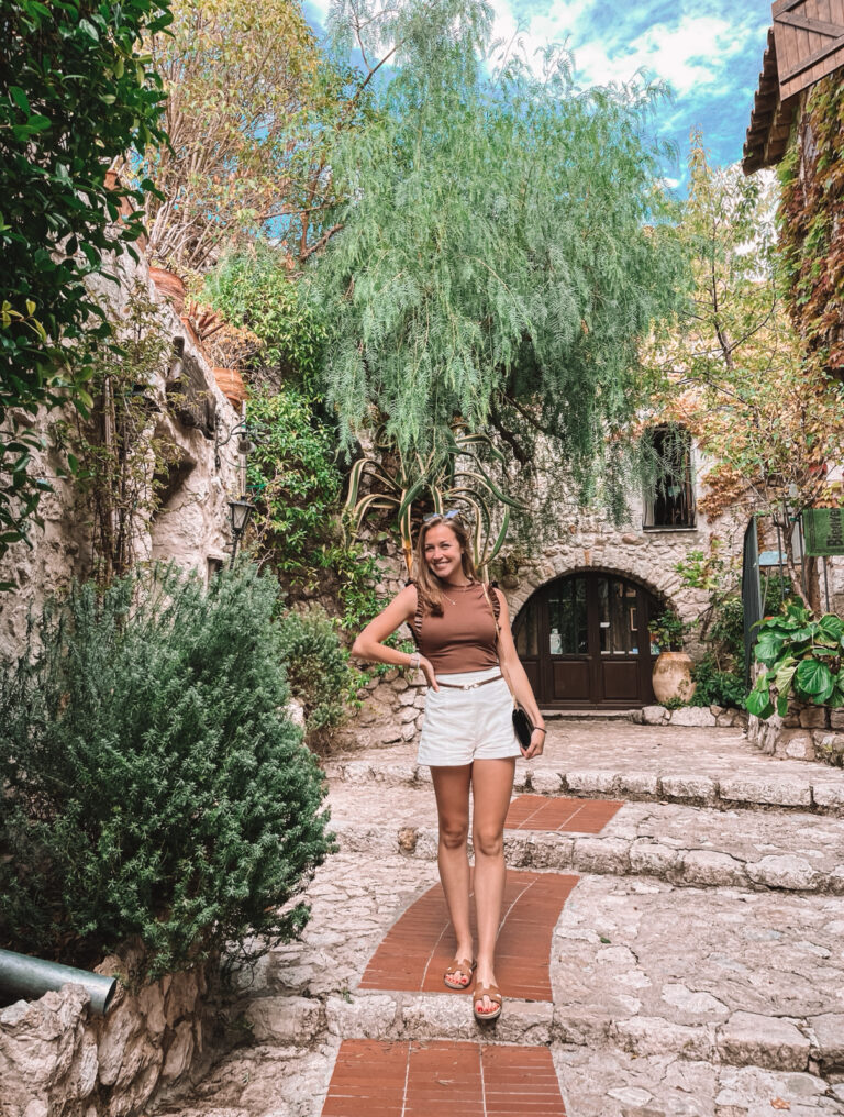 Read more about the article 11 Tips for Curating your Luxurious Travel Style